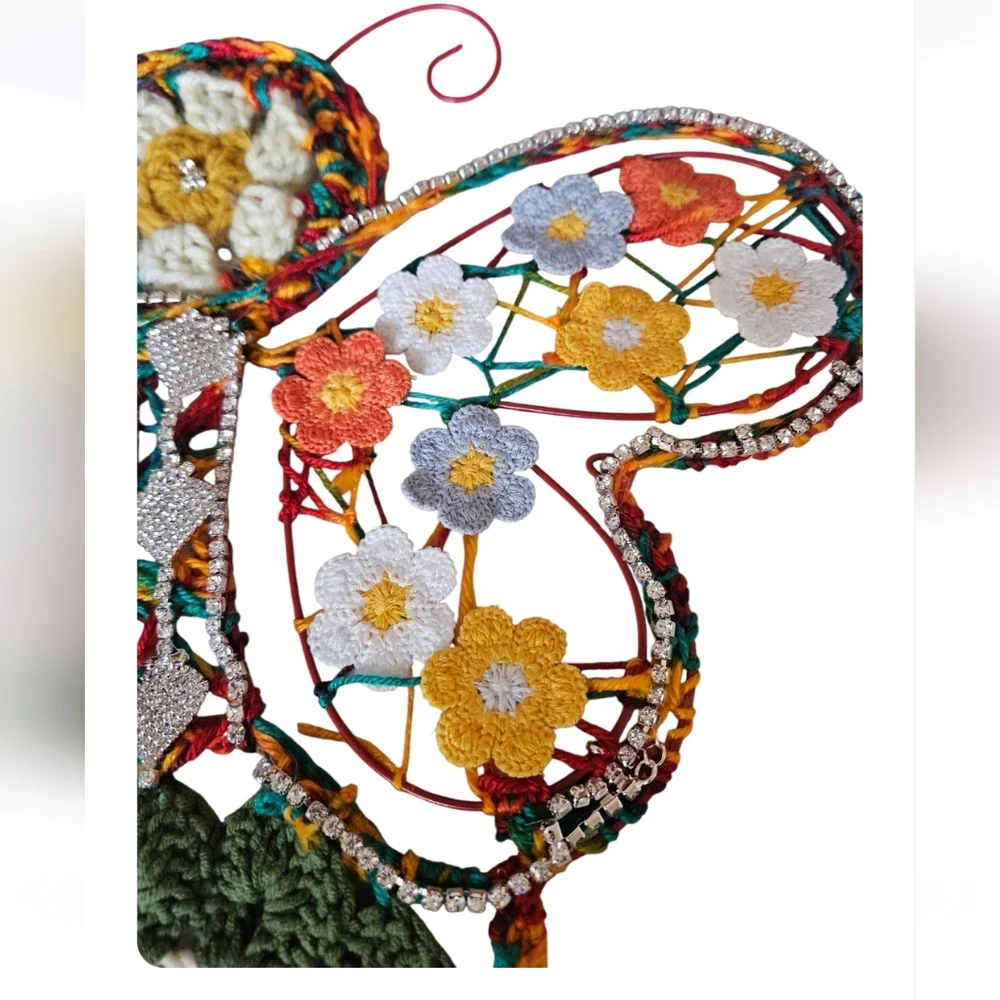 Handmade Summer Bee Floral Holiday Wreath Crochet Multicolor Handmade Wall Art